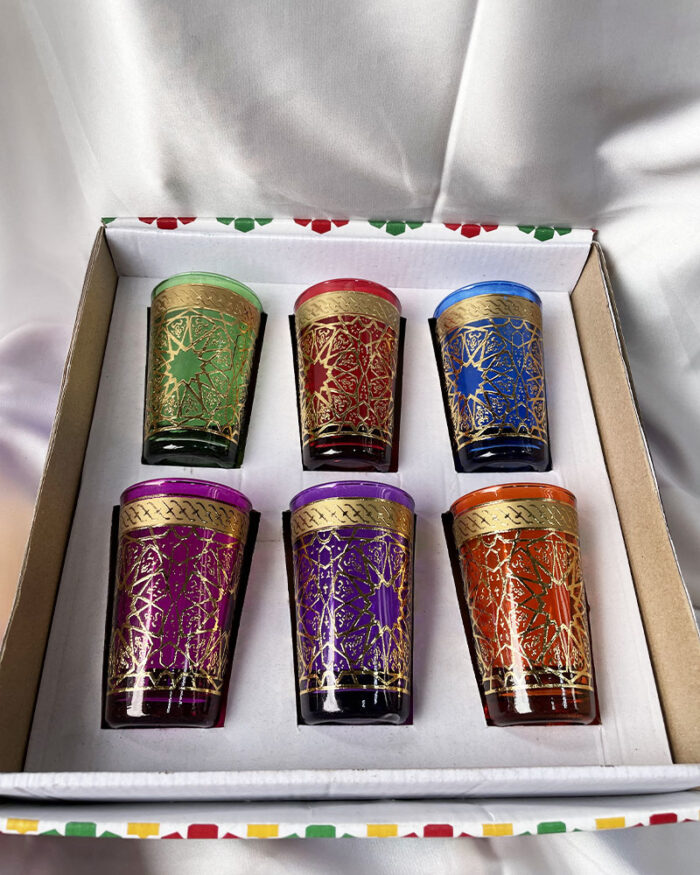 Verres à thé colorés marocains